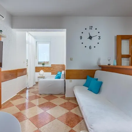 Oleander Apartment *