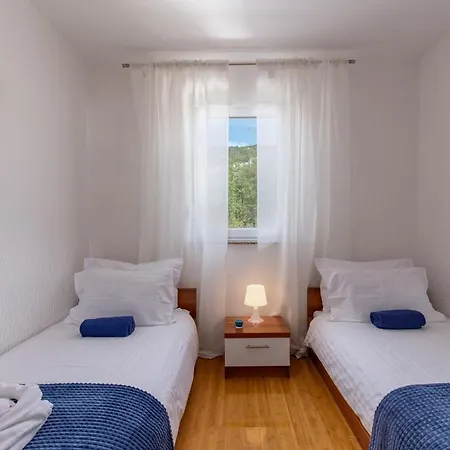 Oleander Apartment